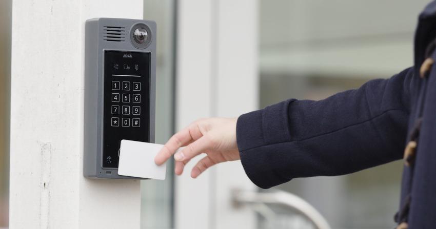 a8207_hand_keycard_access_1903_1700w.jpg